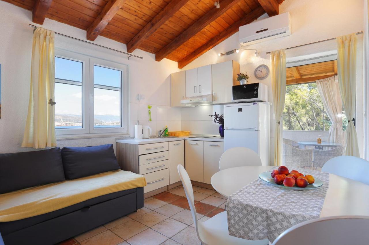 Apartments By The Sea Okrug Donji, Ciovo - 12502 Okrug Gornji Exterior foto